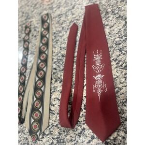 Palatina Mens Burgundy Necktie with White Embroidery Geometric Pattern